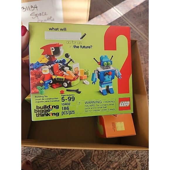 LEGO CLASSIC: Fun Future (10402) - Picture 1 of 2